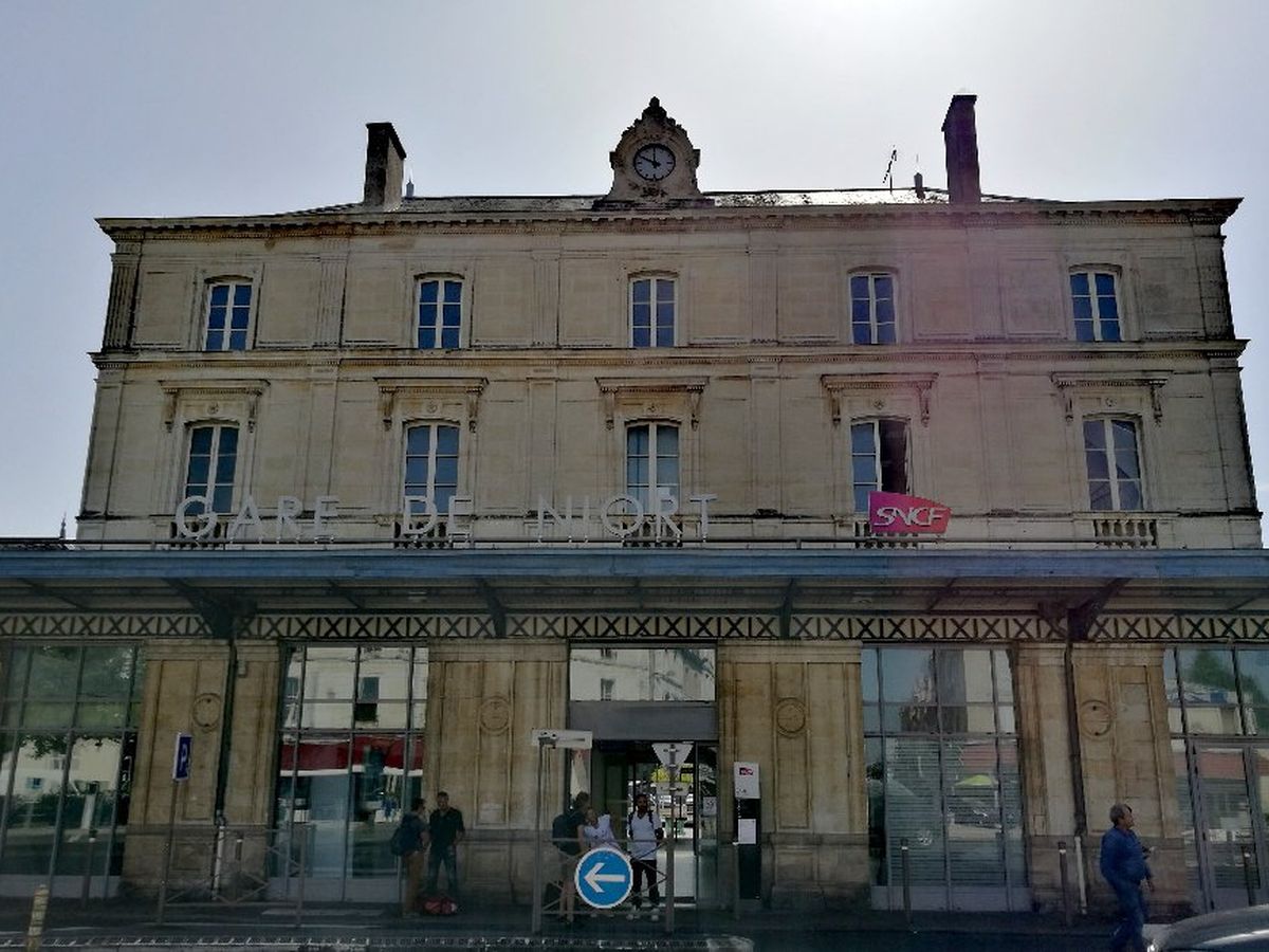 Taxi-Vendee : Transfert direct vers Gare Niort.