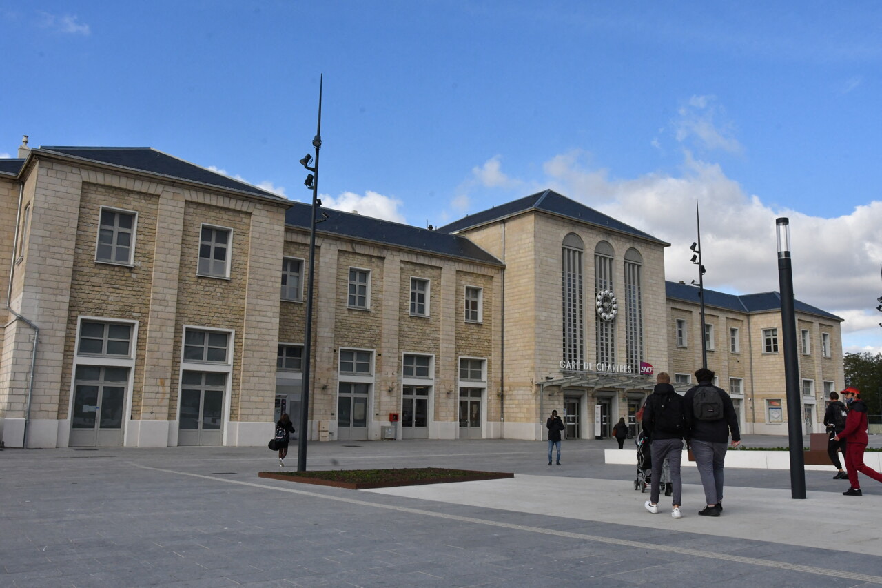 Belhida TRANSPORT, votre solution de transfert vers la Gare de Chartres