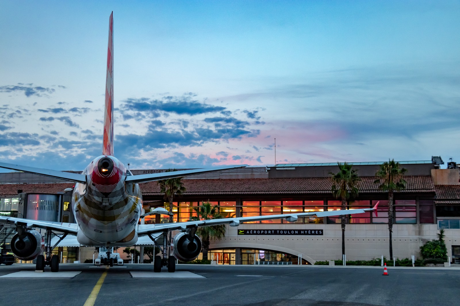 Transfert direct vers l Aéroport de Toulon.