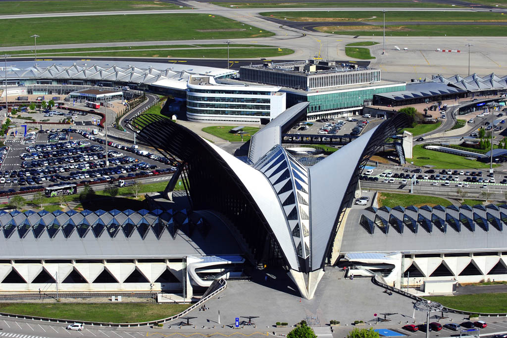 Transfert direct vers Aéroport de Lyon-Saint-Exupéry.