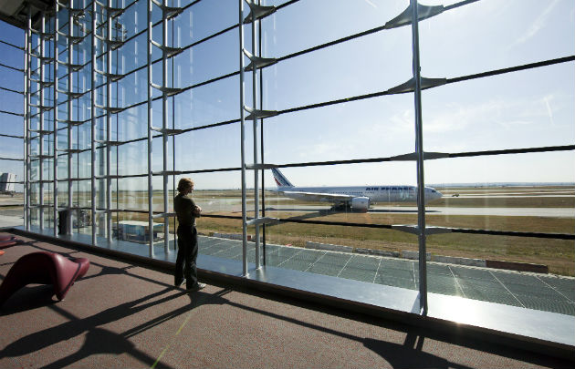 Transfert rapide vers Aéroport de Paris Charles de Gaulle.