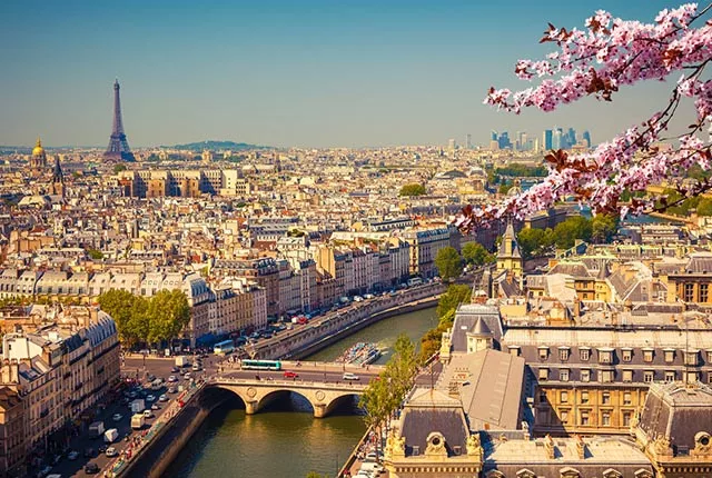 Visitez Roissy-en-France, charme et accessibilité.