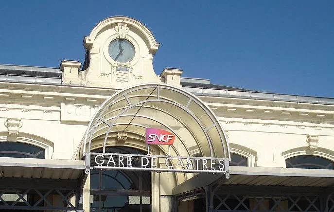 Gare régionale à Castres, liaisons Toulouse et Mazamet.