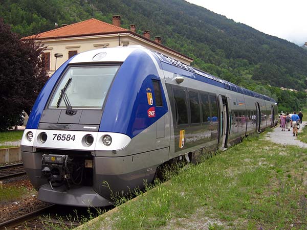 Départ en train depuis la gare d Auxerre