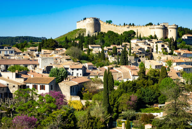 Visitez Villeneuve-les-Avignon et découvrez ses villes voisines proches