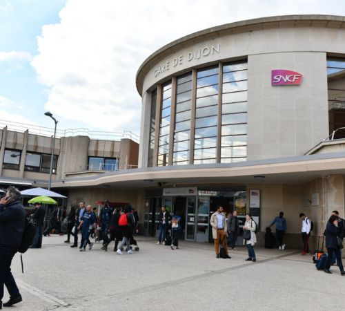 Depuis la Gare de Dijon, voyagez confortablement avec notre VTC.