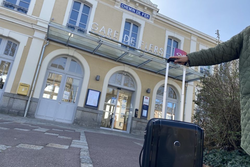 Transfert ponctuel et pratique vers la Gare de Flers.