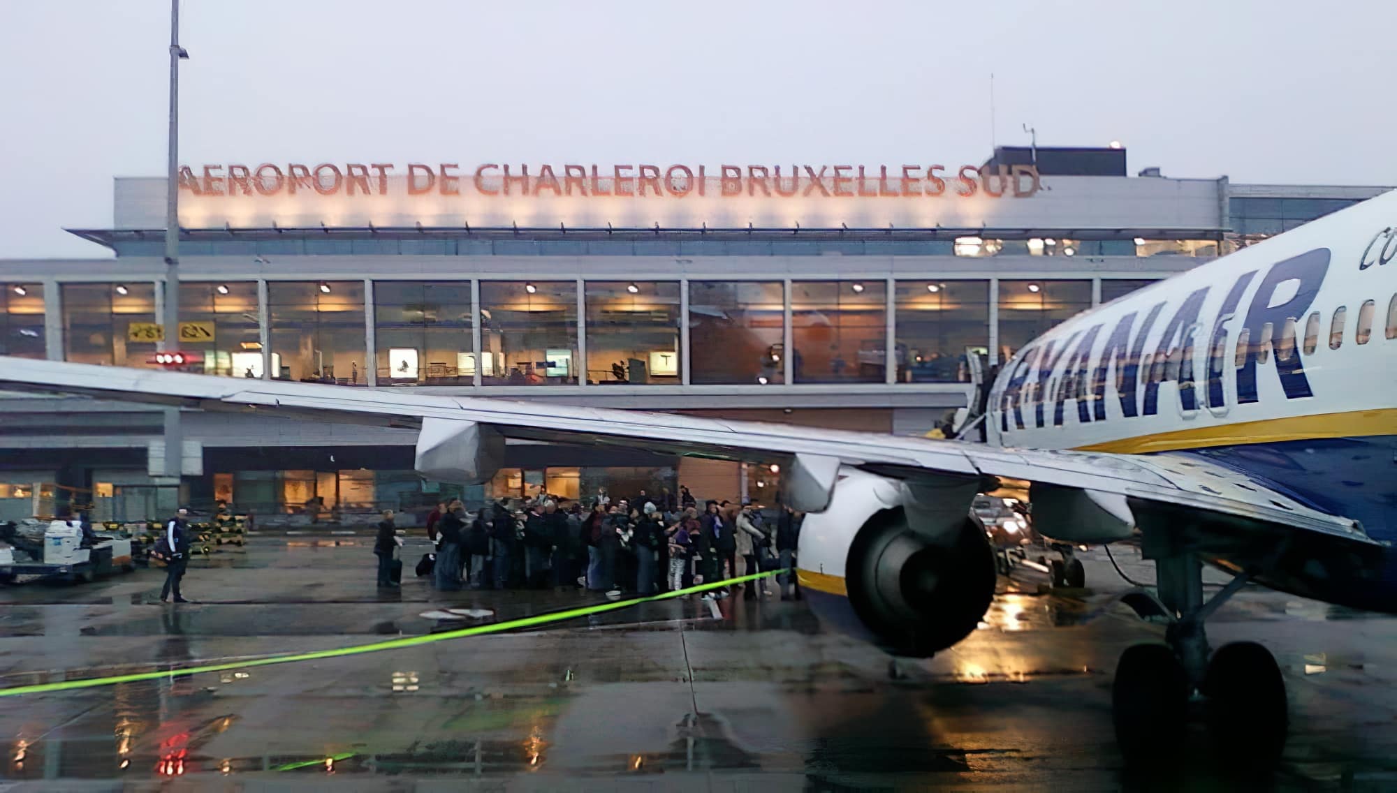 Voyagez vers l’Aéroport de Charleroi Bruxelles Sud avec notre taxi.