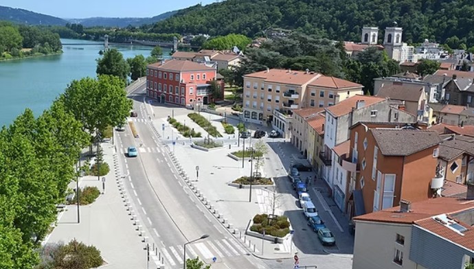 Profitez d’un trajet sûr, rapide et ponctuel vers Givors.