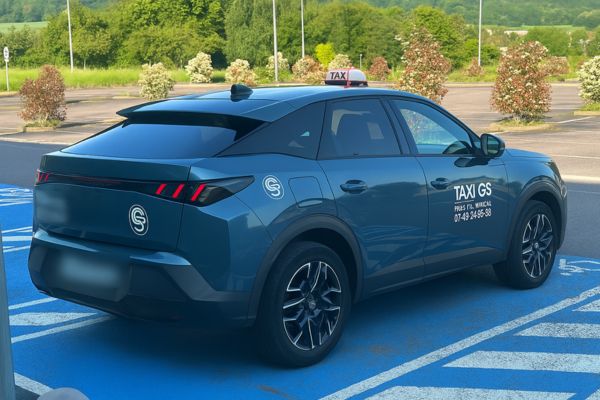 TAXI VSL Neufchâteau, votre véhicule de luxe sûr et confortable.