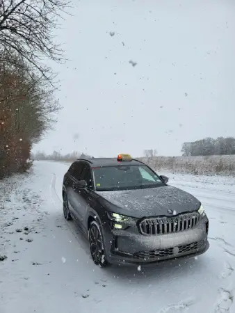 Véhicule spacieux élégant idéal transferts gare aéroport trajets longue distance